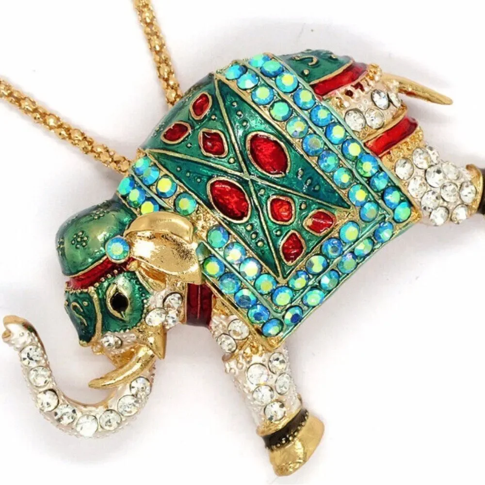 🐘 Betsey Johnson stunning sparkling fancy elephant necklace 🐘